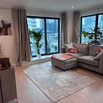 Spare Room In All-Female 2-Bedroom Flat-Female Only!
