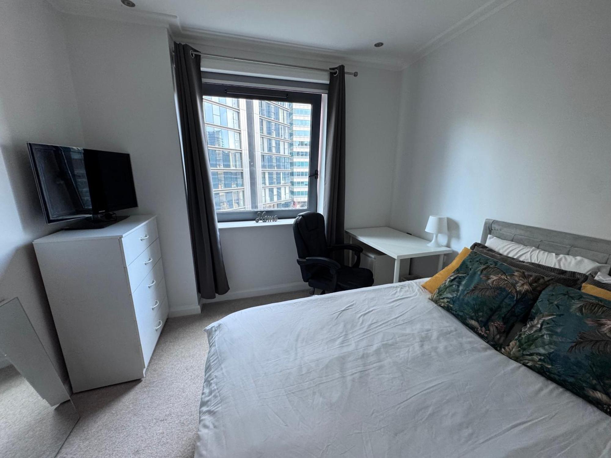 Affittacamere Spare In All-female 2-bedroom Flat-female Only! *