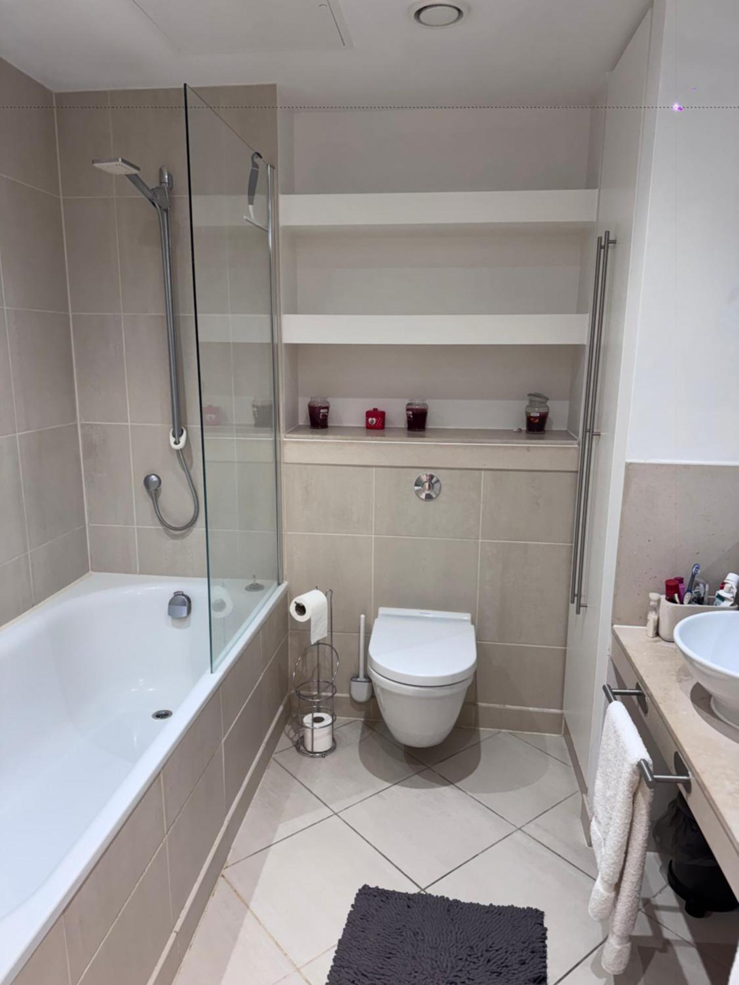 Affittacamere Spare In All-female 2-bedroom Flat-female Only! Londra