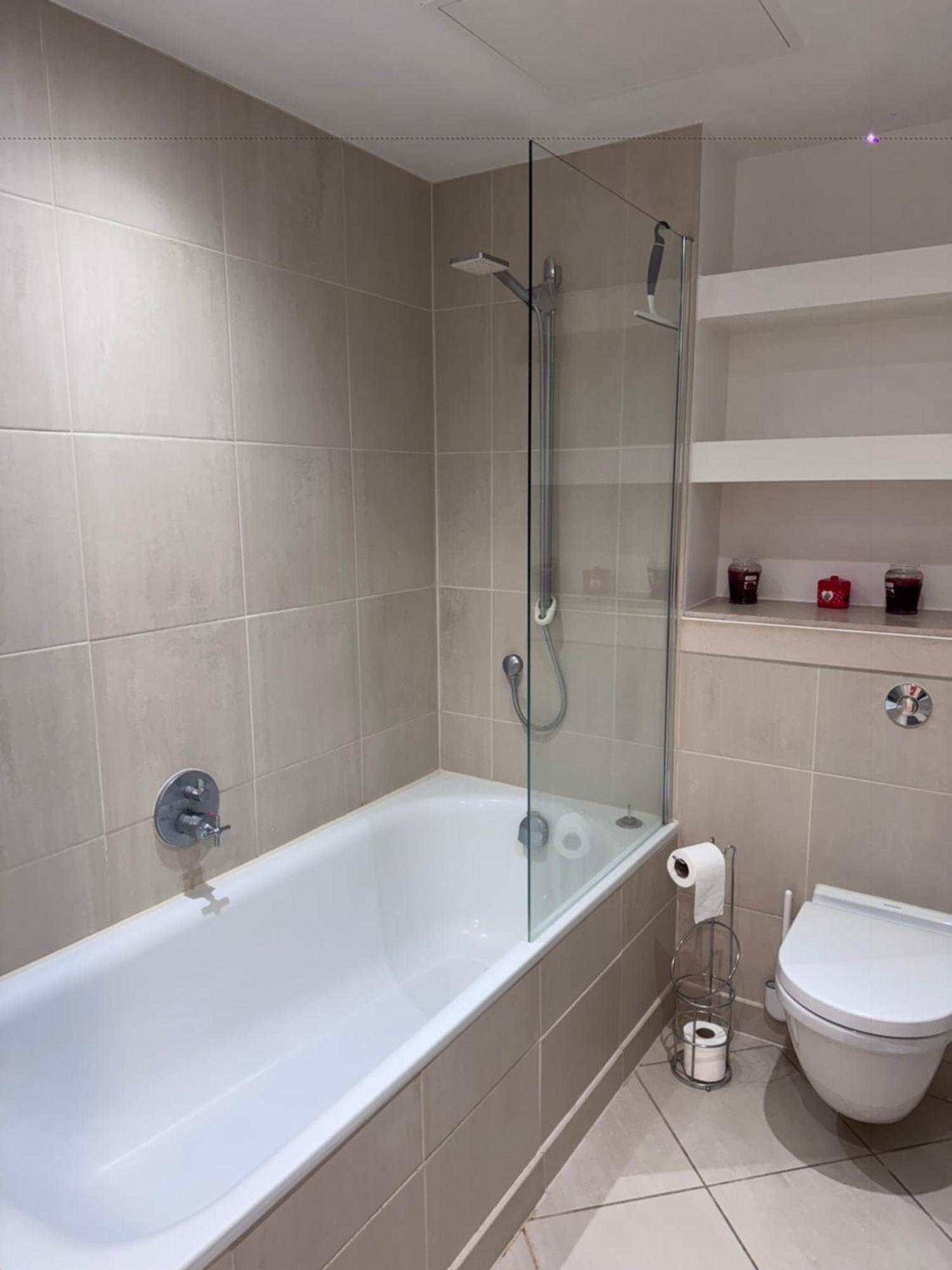 Spare In All-female 2-bedroom Flat-female Only! Affittacamere Londra