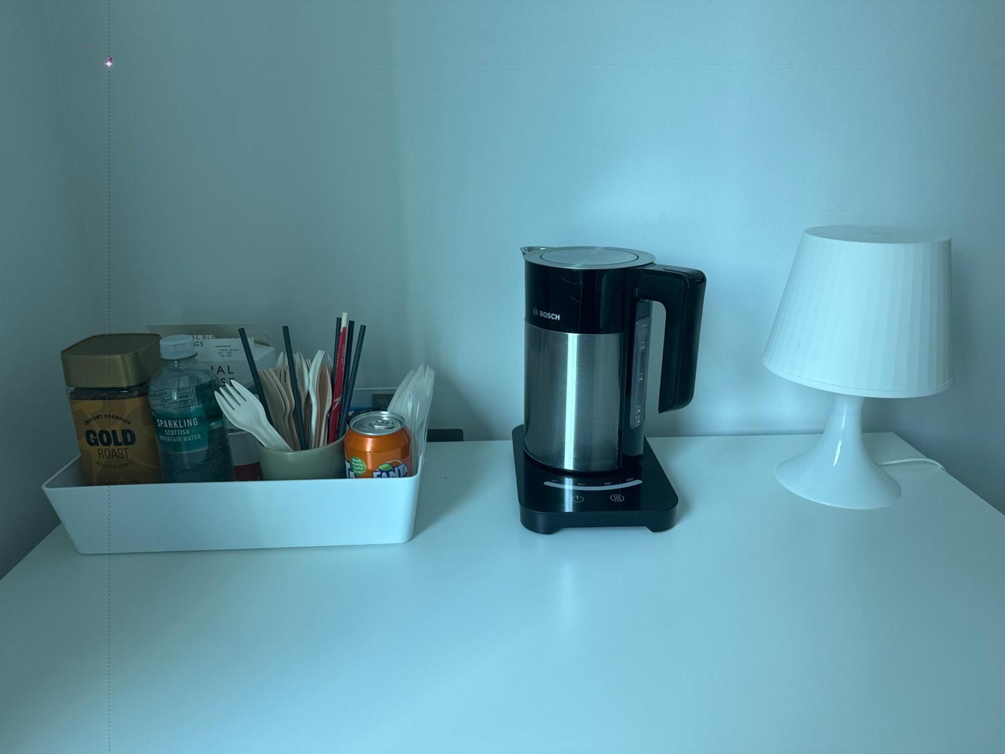 Spare In All-female 2-bedroom Flat-female Only! * Londra